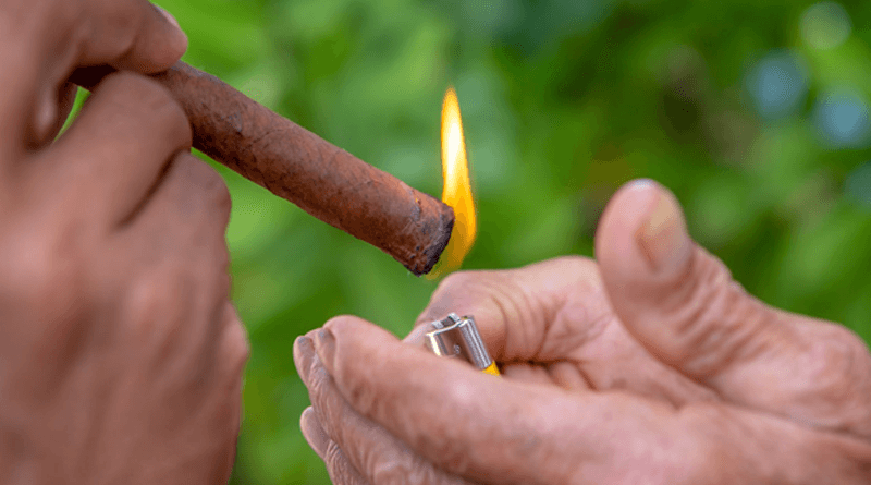 Ako fajčiť cigaru